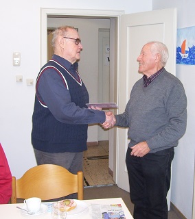 Foto von der Verabschiedung von Herrn Streit durch Erwin Pelz